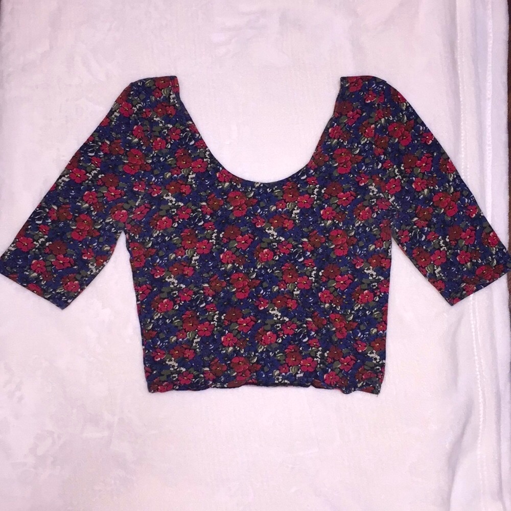 Half Sleeve Floral Crop Top